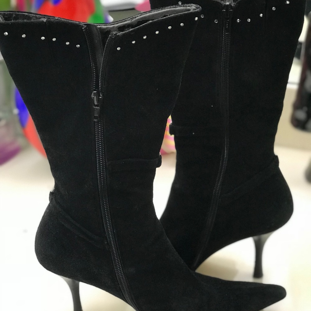 Boots - Picture 2 of 4
